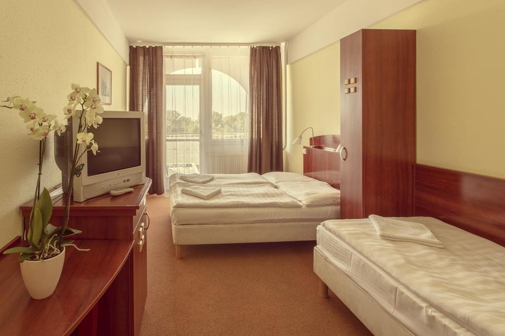 זמראדי Silver Beach Resort מראה חיצוני תמונה